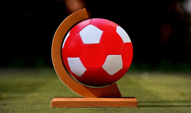 勇士官方：库里&霍福德缺席明日对阵鹈鹕，库明加出战成疑