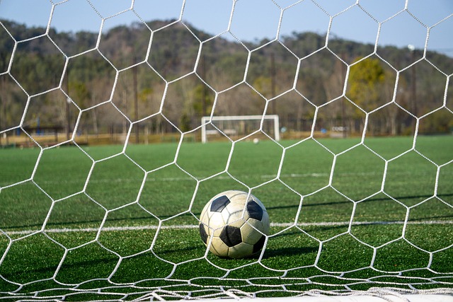 攻防一体！切特半场三分3中3轰13分5板3盖帽